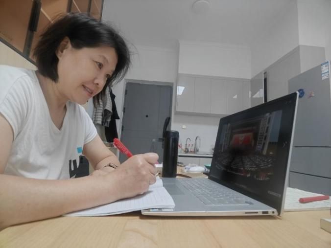 援疆教师 陈丽霞